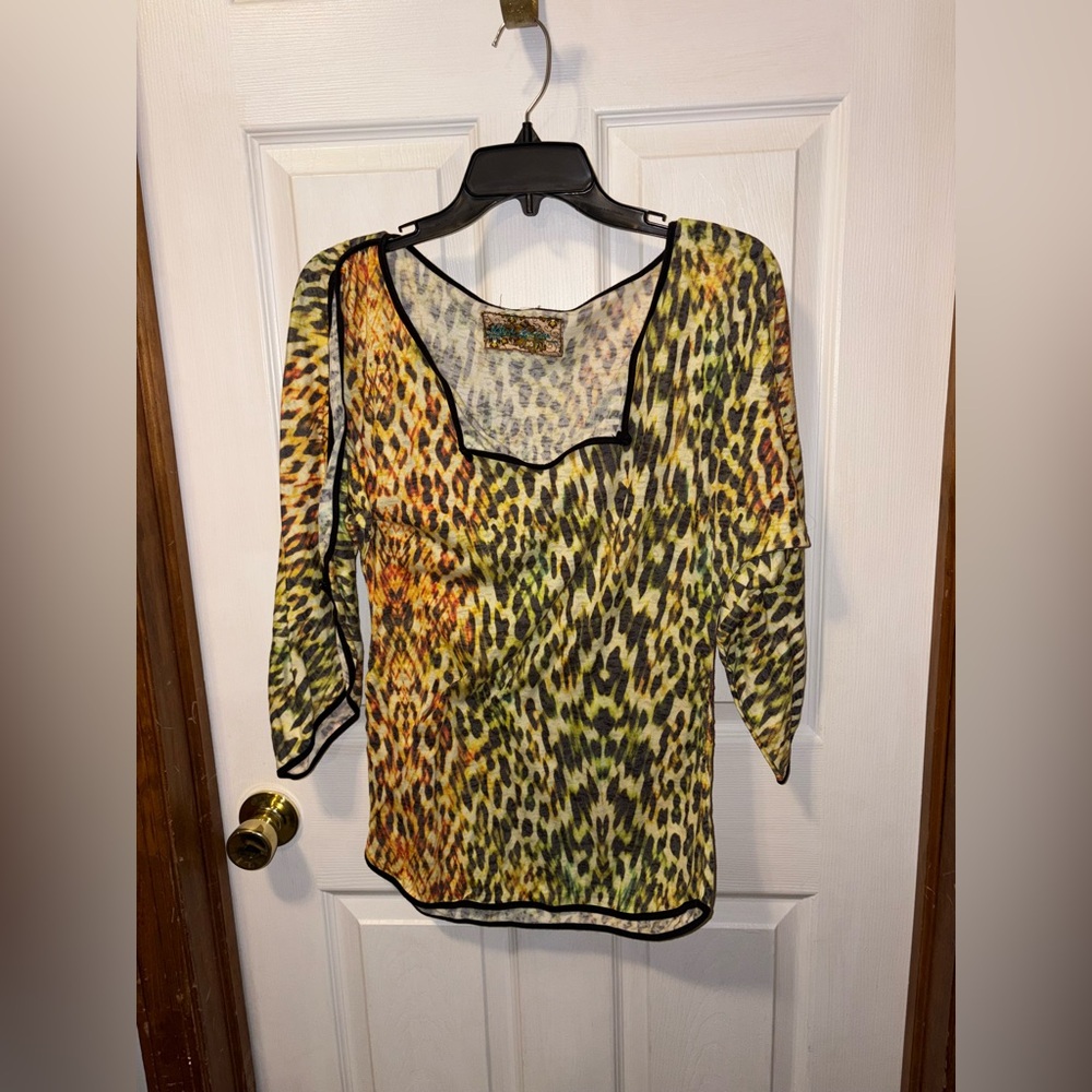 Robert Graham Shirt Top Women’s Animal Leopard Print Cold Shoulder